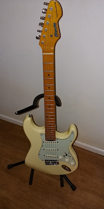 ギター BLADE (Levinson) Stratocaster 1991 Levinson Blade R3 Guitar | Planet Botch