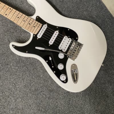 RW'S Costom Guitars Strat style Super Strat  2020 white image 2