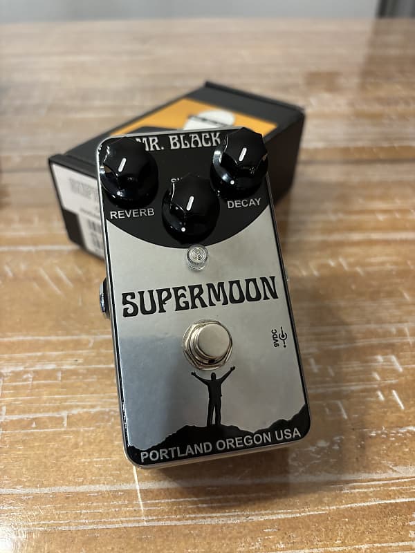 Mr. Black Supermoon Chrome