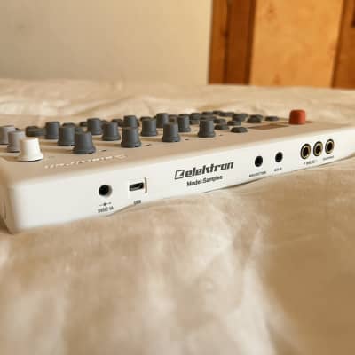 Elektron Model:Samples 2019 - 2020 - White image 3