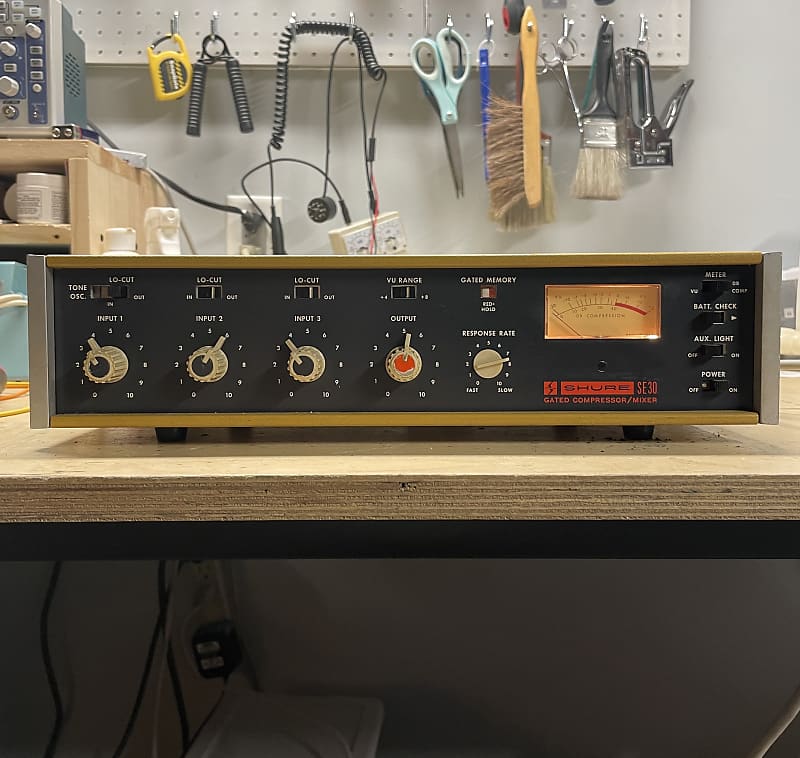 Shure SE30 Mixer Preamp Compressor Level Loc Reverb