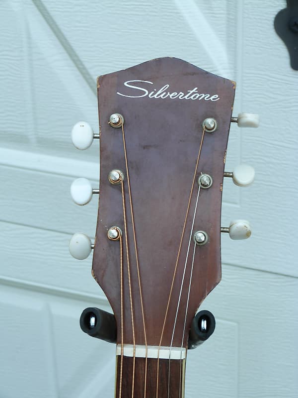 美品シルバートーンSilvertone arched top guitar