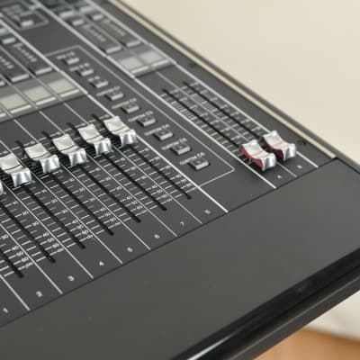 Yamaha CL5 72-Channel Digital Mixing Console CG00X1M image 6