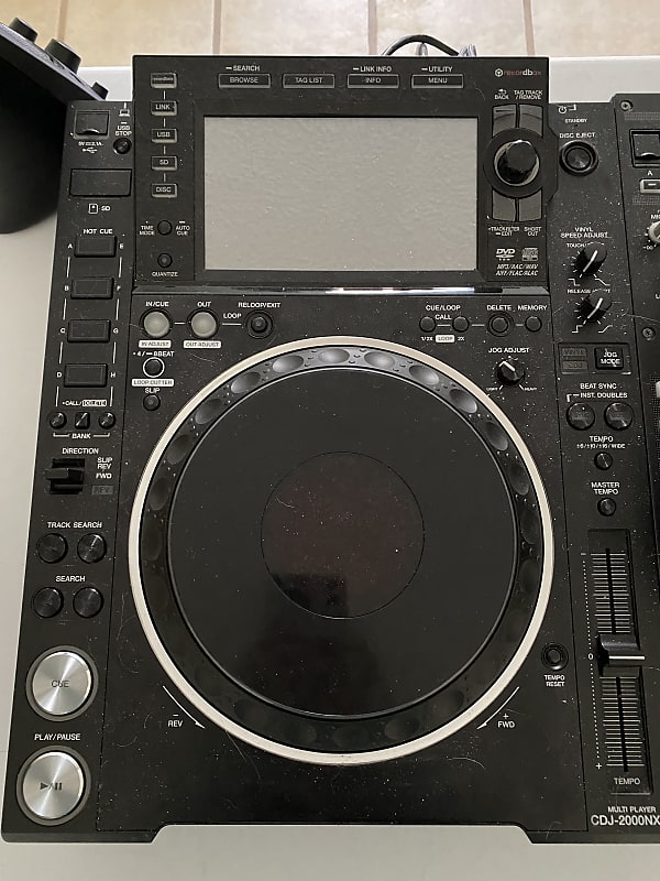 2 Pioneer CDJ-2000NXS2 Nexus Pro-DJ Multi Player | Reverb