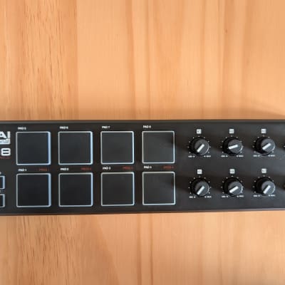 Akai LPD8 MIDI Controller