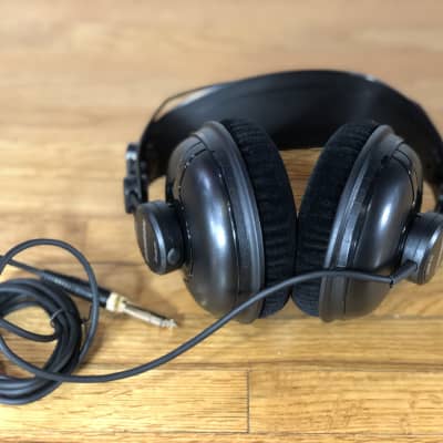 Samson SR950 SR Series Closed-back Over-ear Professional Studio Reference Headphones - Black image 3