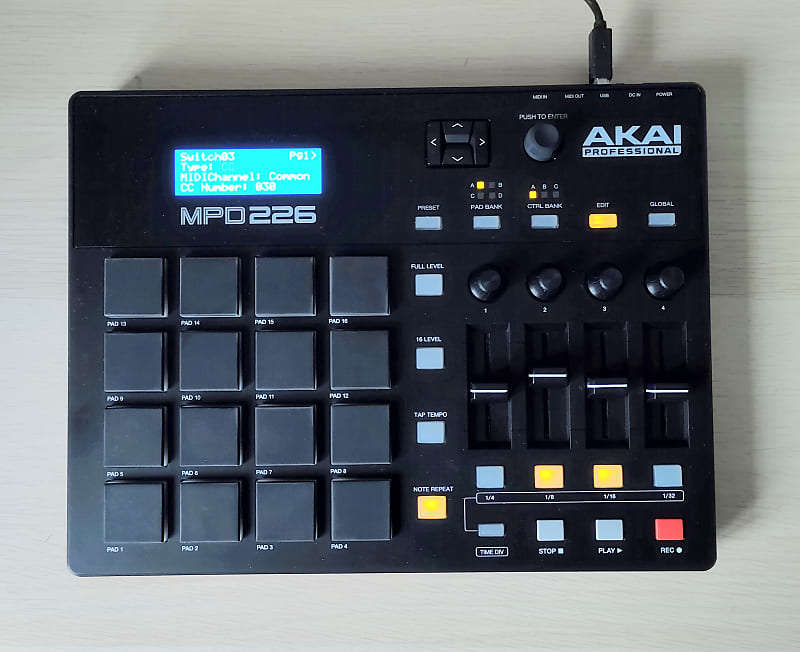 Akai MPD226 image 1