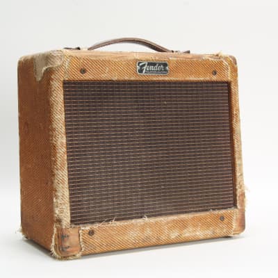 КОМБИК ГИТАРНЫЙ FENDER VIBRO CHAMP® XD 5-W TUBE