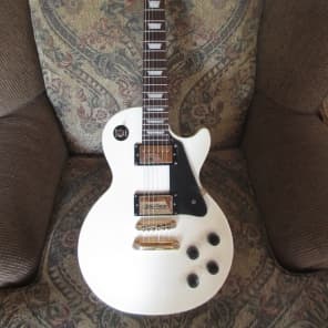 Epiphone les paul studio sales deluxe alpine white