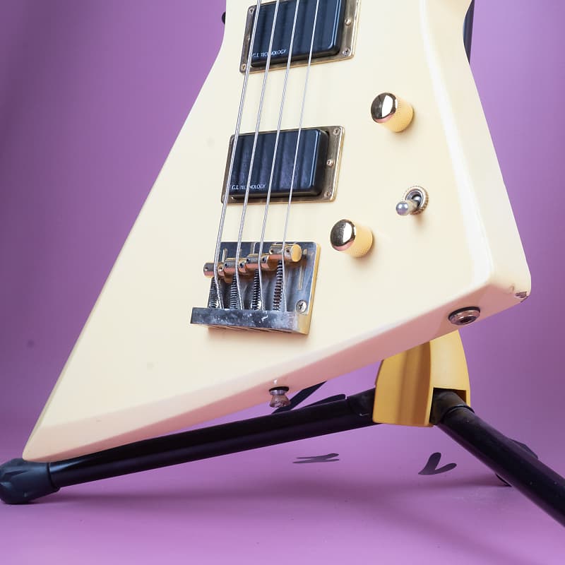 最上の品質な Bass Fighter Dog BXB-75 Fernandes 1985/6 White Vintage ベース
