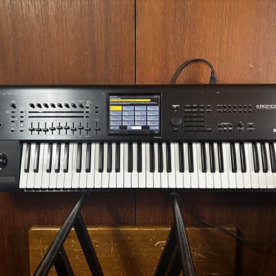 Korg Kronos X 61 Key Workstation Keyboard ver 2.0.7 w/ box