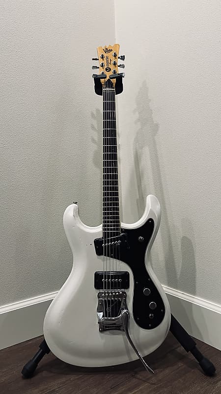 mosrite Avenger ホワイト