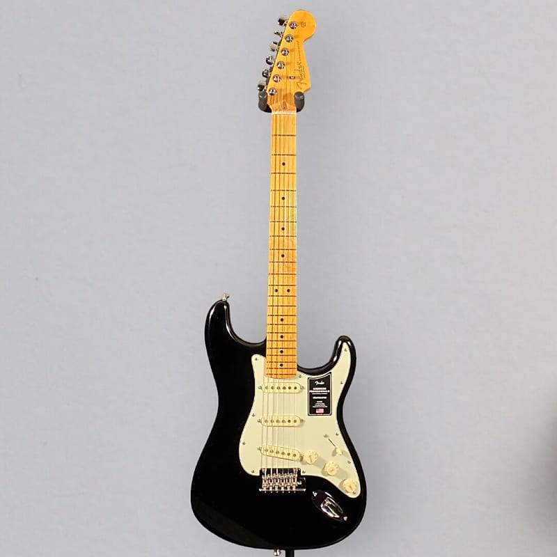 Fender American Professional II Stratocaster - Black with Maple Fingerboard