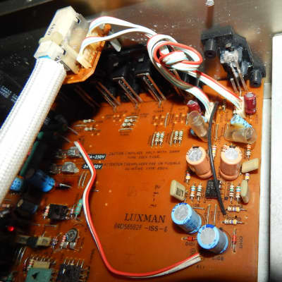 Luxman L-400 stereo integrated amplifier image 6