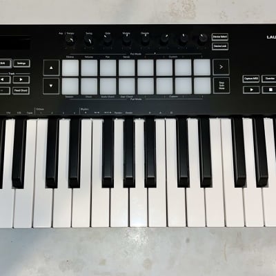 Novation Launchkey 37 MKIII MIDI Keyboard Controller 2020 - Present - Black
