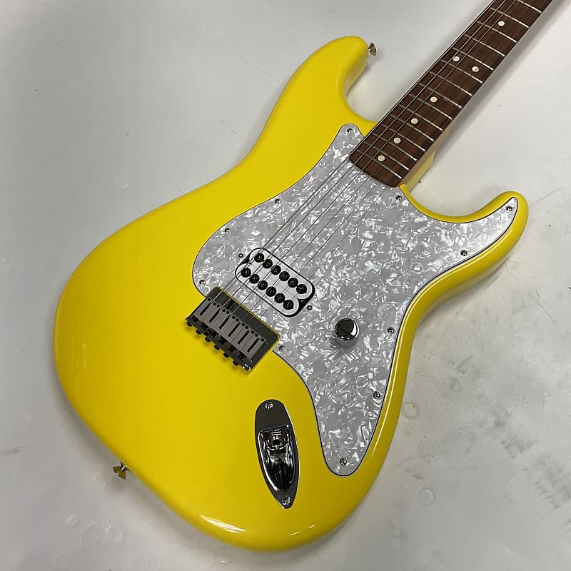 Fender Limited Edition Tom DeLonge Signature Stratocaster