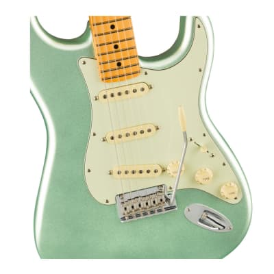 Fender American Professional II Stratocaster 6-String Electric Guitar (Mystic Surf Green) with Gig Bag - Maple Fingerboard, Aged White Controls, Right-Hand Orientation image 3