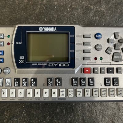 Yamaha QY100 Sequencer