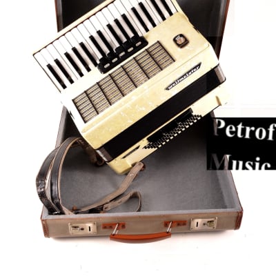 TOP German Made Quality Piano Accordion Weltmeister Stella 60 bass, 8 reg.+Original Hard Case&Straps image 2