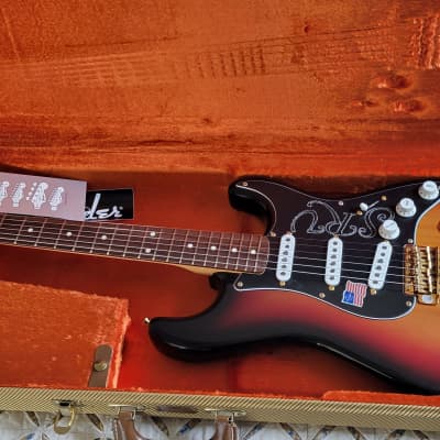Fender Stevie Ray Vaughan Stratocaster with Pau Ferro Fretboard 2000s - 3-Color Sunburst for sale