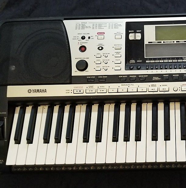 Yamaha PSR-740シンセサイザー 61鍵盤 Yamaha PSR-740 Arranger Workstation Keyboard / Synthesizer