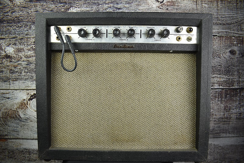 1960's Airline 9013 Guitar Amplifier image 1