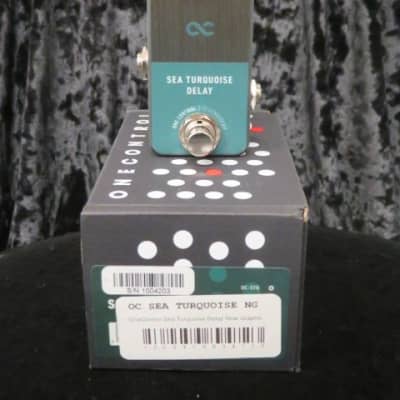 Amazon.com: One Control Sea Turquoise Delay Effects Pedal