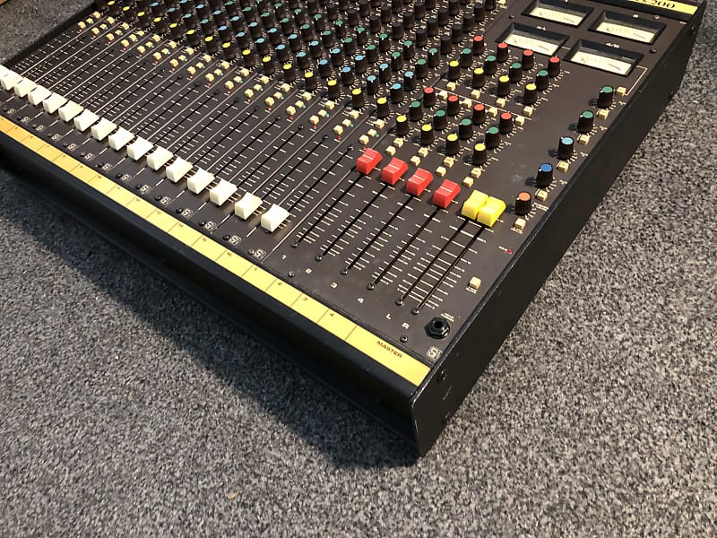 Soundcraft Series 200B 8-Channel 4-Bus Mixing Console | Reverb