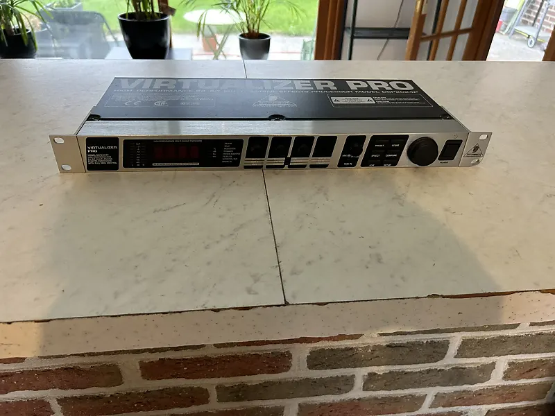 Behringer Virtualizer Pro DSP2024P 24-Bit Multi-Engine Effects