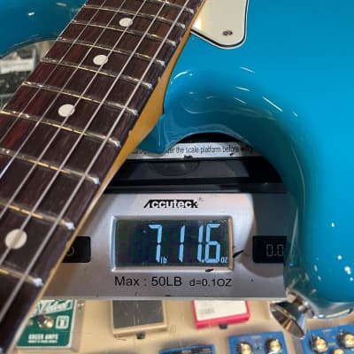 Fender American Professional II Stratocaster RW Miami Blue 7lbs, 12oz US210050022 image 9