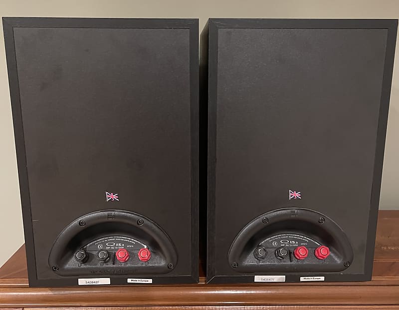 KEF Q15.2 スピーカー KEF Q15.2 Pair of Bookshelf Speakers 10-100W 8 Ohm Bi-Wired