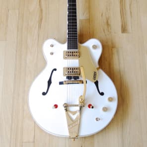 Gretsch G6122-1962 Chet Atkins Country Gentleman White Falcon 2012 White image 2