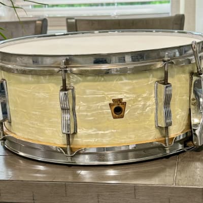 WFL No. 900 Buddy Rich Super Classic 5.5x14" 8-Lug Snare Drum with P-87 Strainer 1948 - 1959 - White Marine Pearl image 2