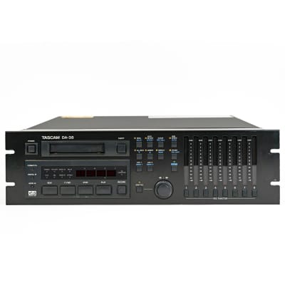 Tascam DA38 8 Channel Digital Audio Recorder DA-38 DA 38 - Black image 1