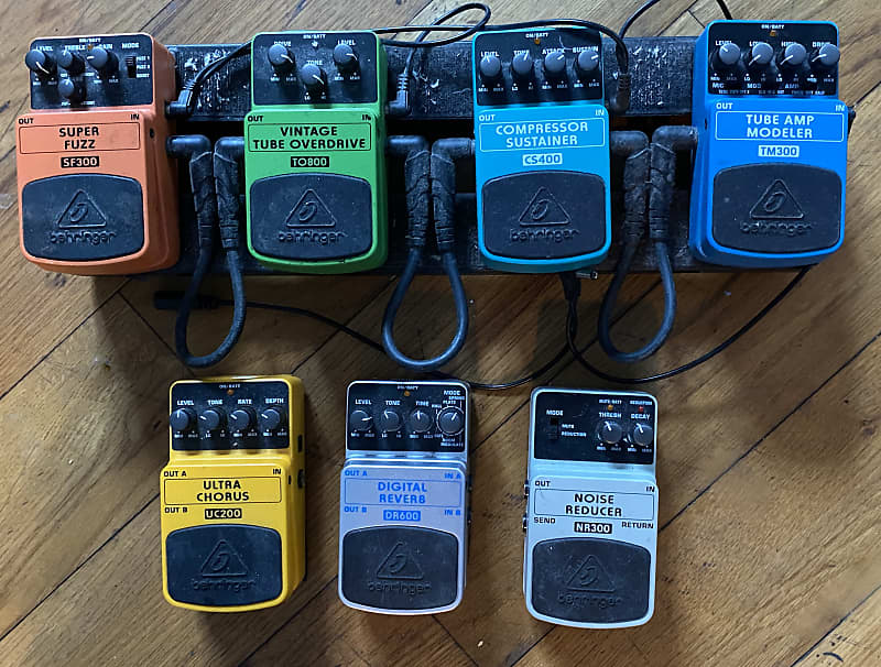 Behringer Pedal Set of 7 Reverb