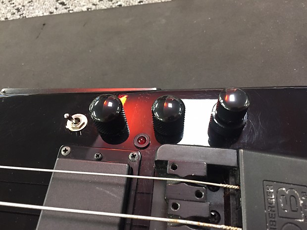 Hohner B2A Headless 4-string Bass (Licensed by Steinberger