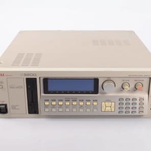 AKAI S3200 MIDI Stereo Digital Sampler LOADED SCSI ADAT AES NEEDS REPAIR #26605 image 2