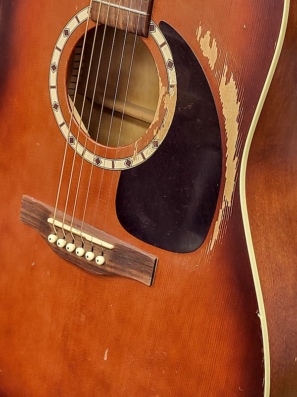 Art & Lutherie Cedar Antique Burst 2010's Acoustic Guitar