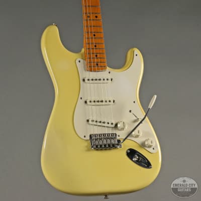 ラッカー塗装Fender 1957 Stratocaster FJST57-