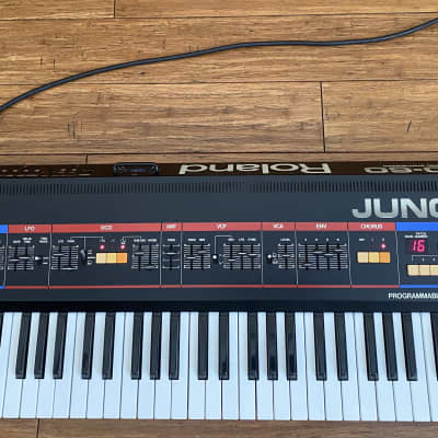 Roland Juno-60 61-Key Polyphonic Synthesizer 1982 - 1984 - Black