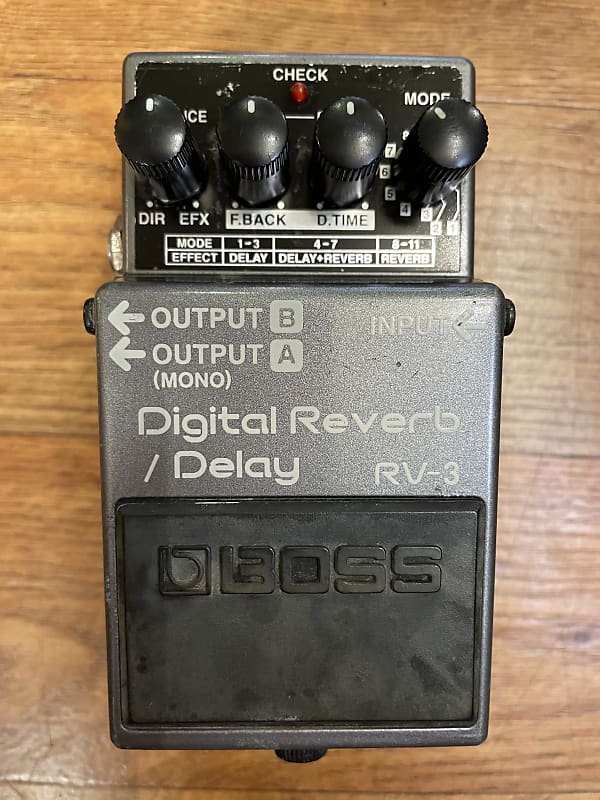 Boss RV-3