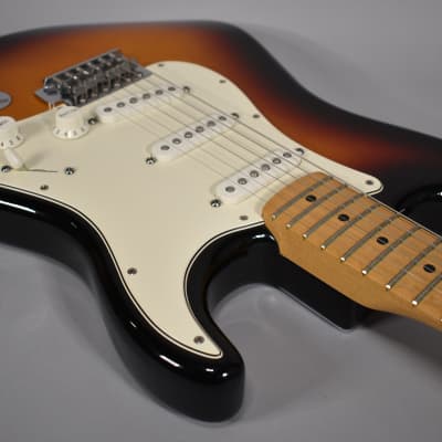 2009 Fender Standard Stratocaster 3-Tone Sunburst MIM image 8