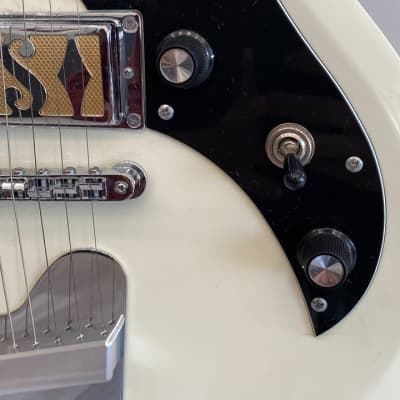 Supro WestBury Cream Color Electric, Right Handed Guitar image 3
