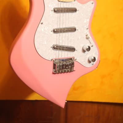 Unbranded Monroe II 2020 Pink 6 string guitar Danelectro style pickups SSS image 4