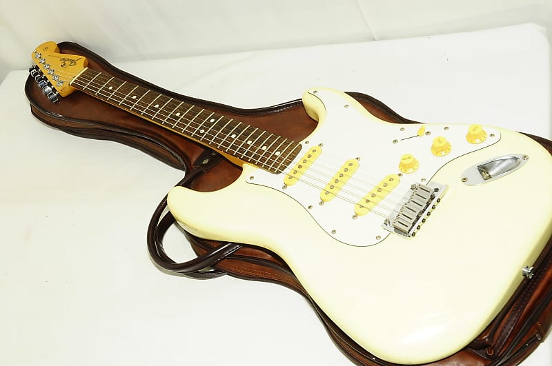 Fender Japan Stratocaster G Serial 1987-1988 Electric Guitar