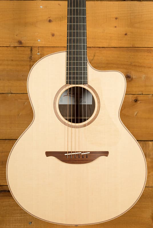 Lowden F-21C | Walnut - Sitka Spruce