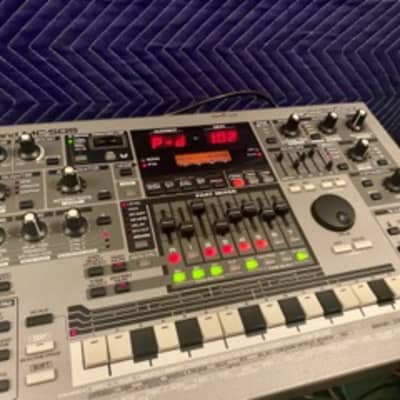 Roland MC-505 Groovebox