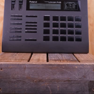 Roland R-8 Human Rhythm Composer, with a Sound Library ROM Card (Used)