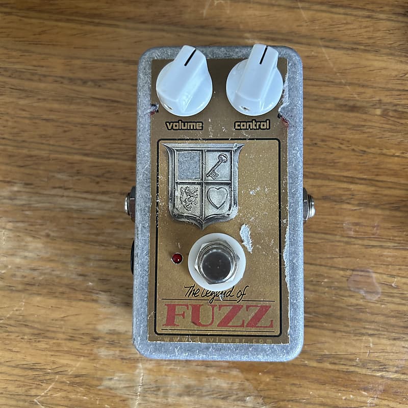 Devi Ever : FX Bit: Legend Of Fuzz Pedal