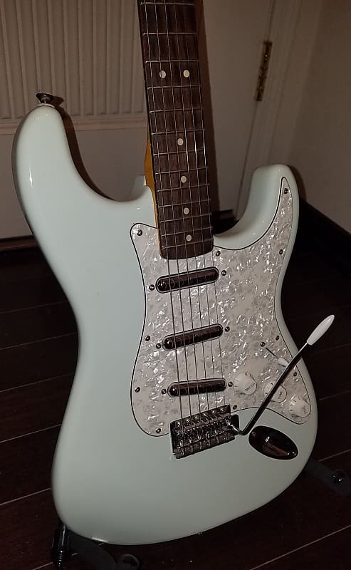 Fender 'Vintage Modified Surf Stratocaster' Squier - Sonic Blue